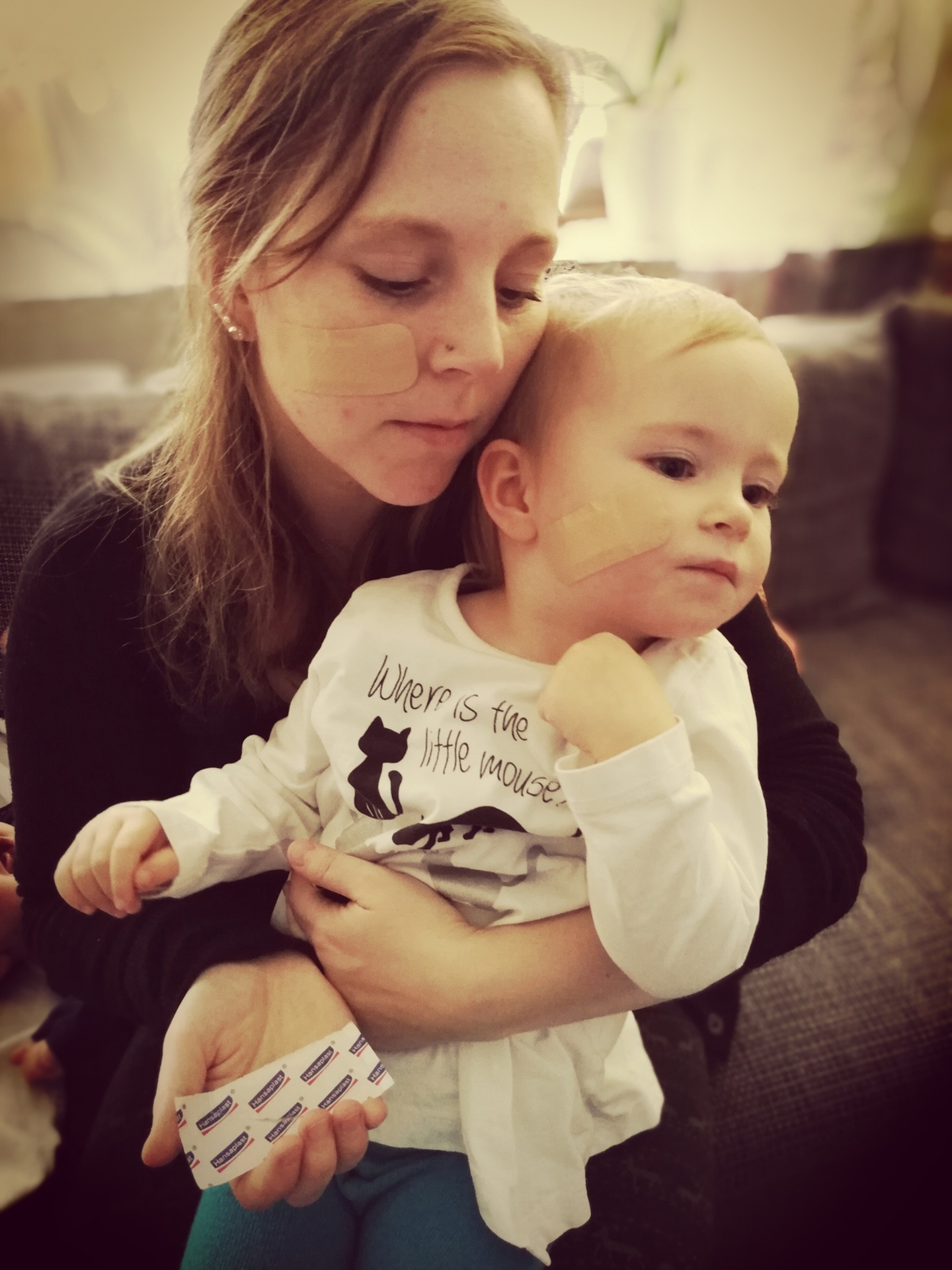 Show your personal plaster moment with Hansaplast example photo